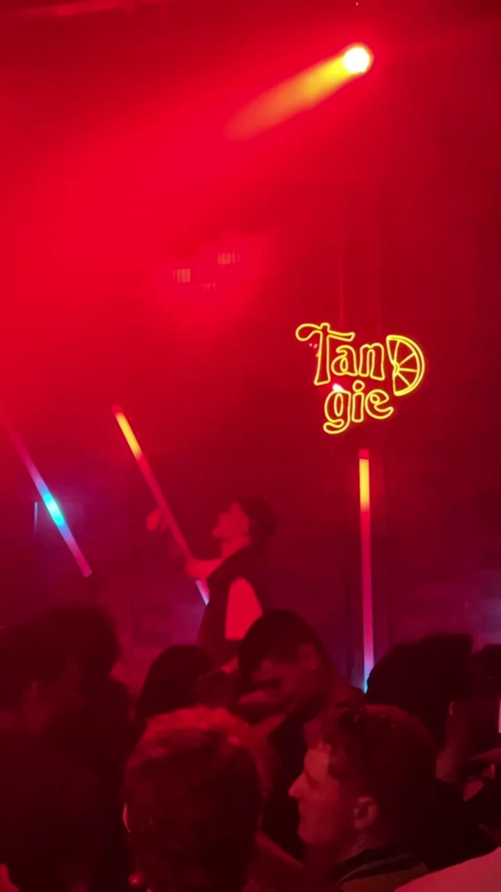 Vidal ao vivo: Tangie / pista
